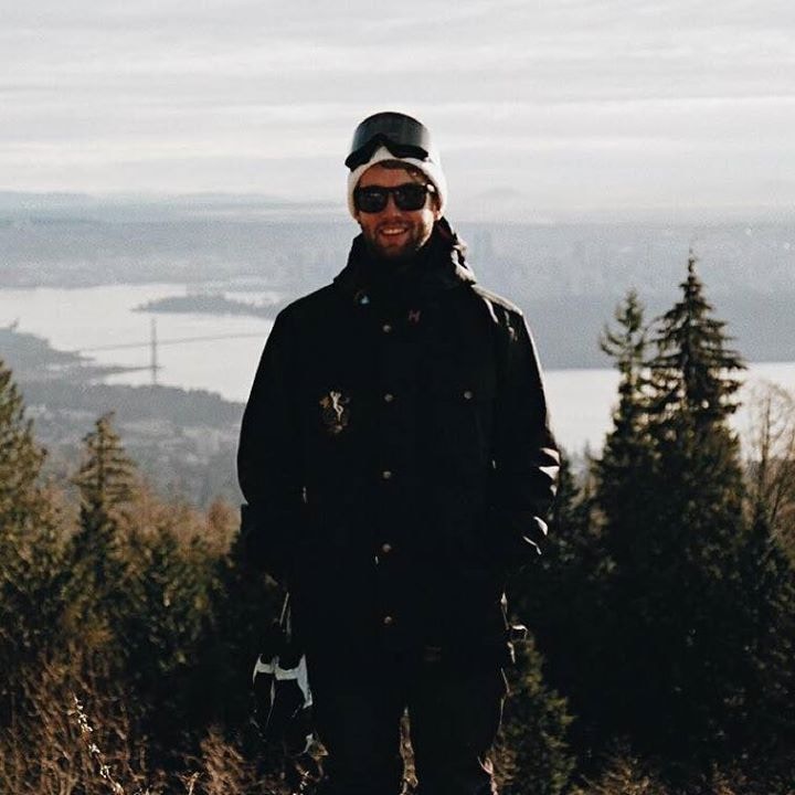 Ve al perfil de Keaton Dickinson