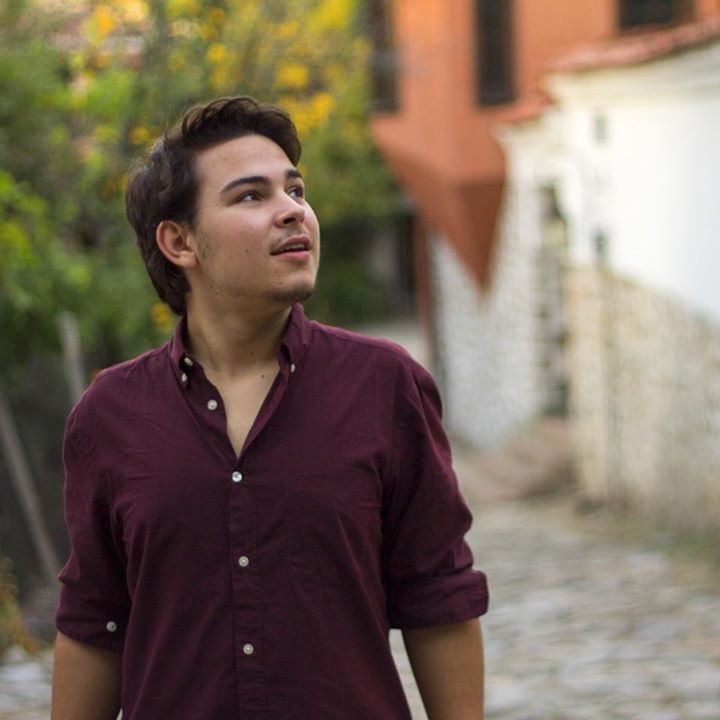 Emil Totevのプロフィールを見る