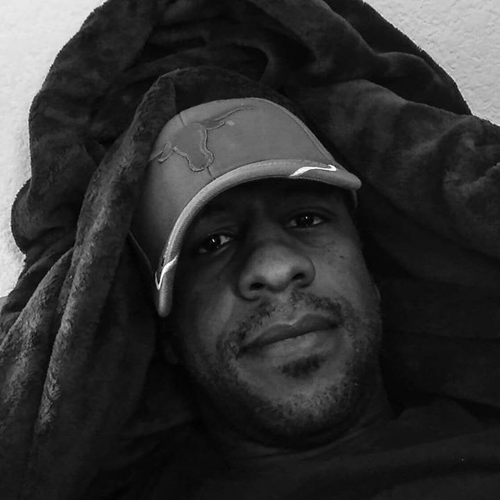 Myron Edwardsのプロフィールを見る