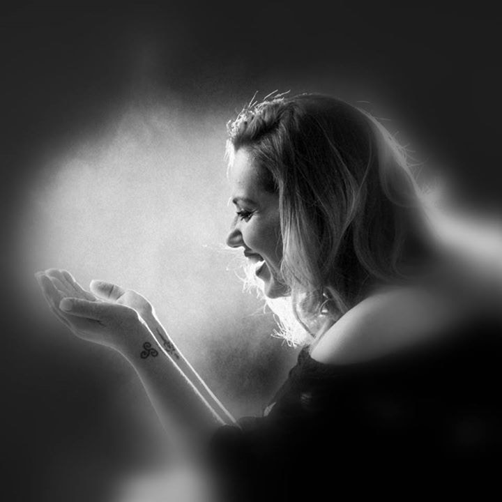 Unsplash profile picture for @vaneza