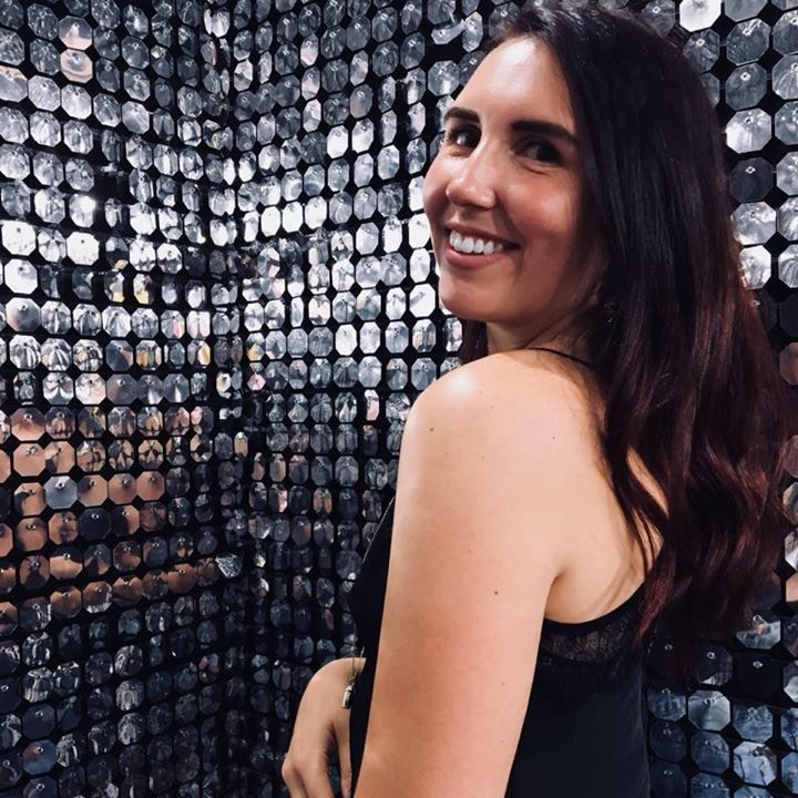 HANNAH BARTMANのプロフィールを見る