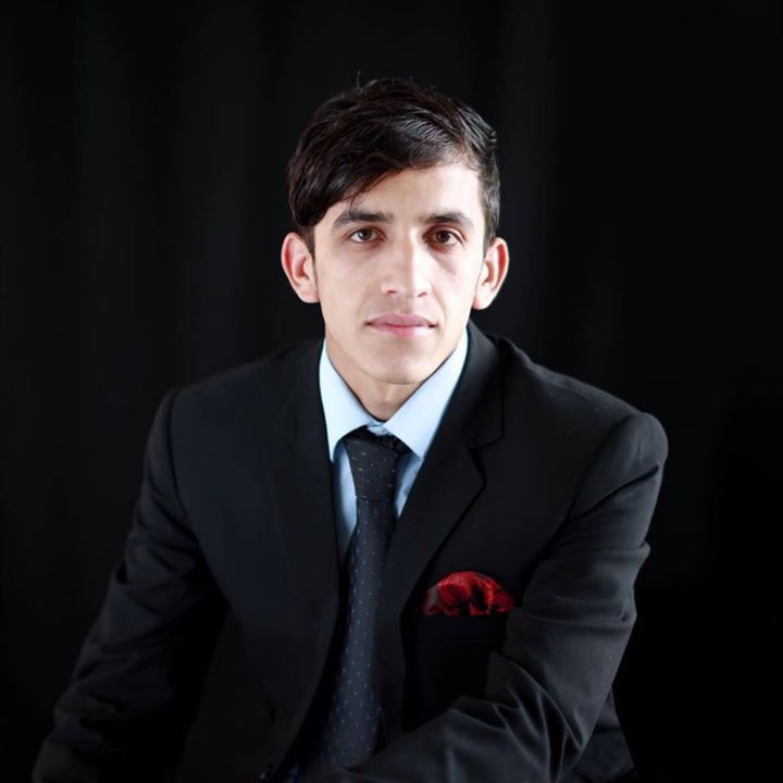 Buka profil Burhan Azizi