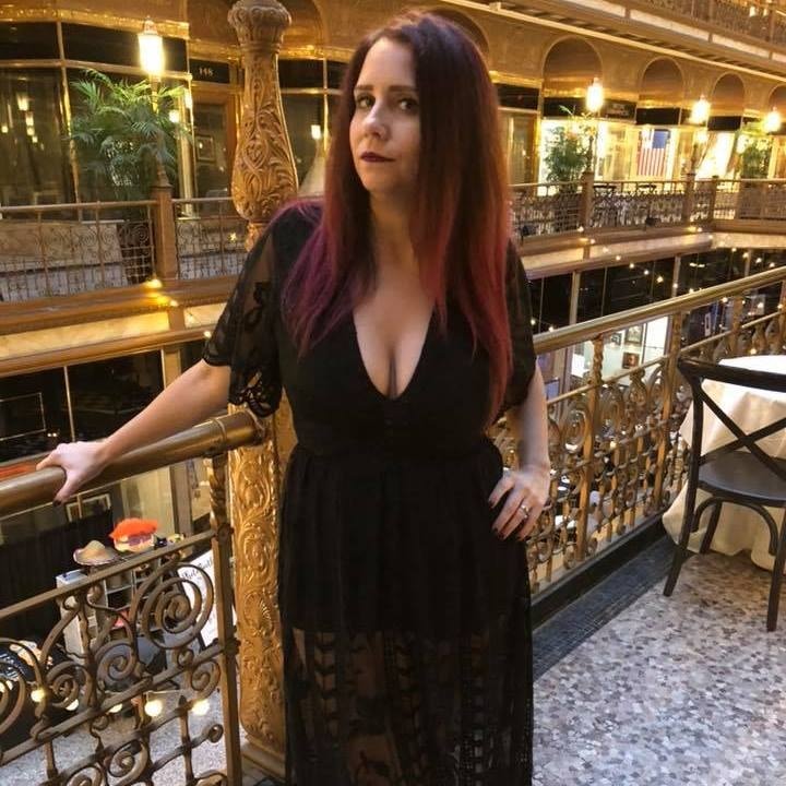 Ve al perfil de Maggie Isley