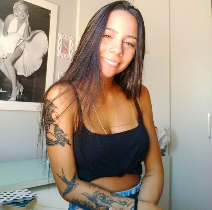 Go to Ananda Guimarães's profile