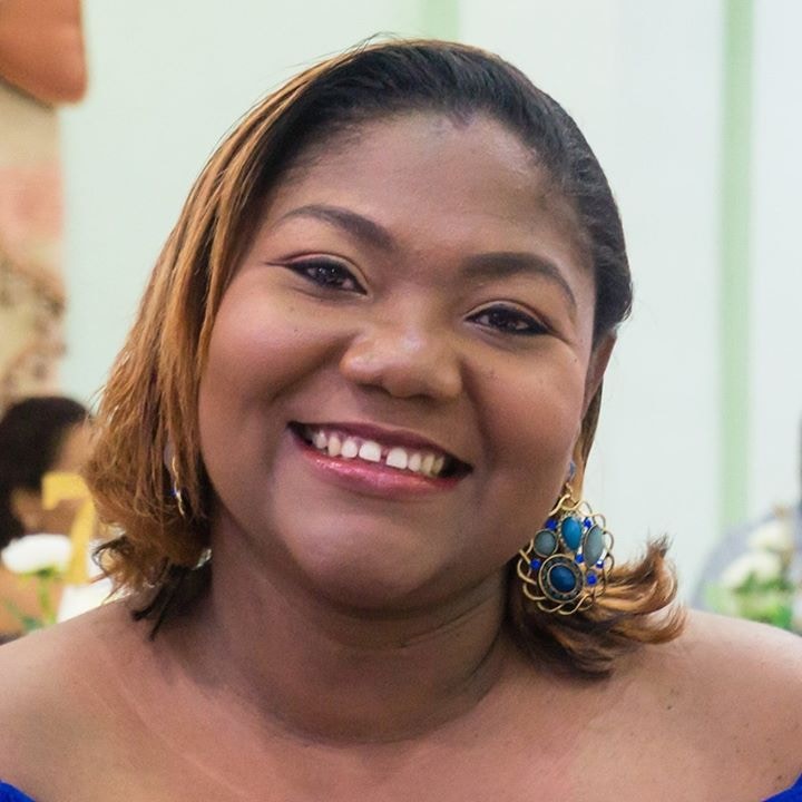 Buka profil Louanne McFarlane