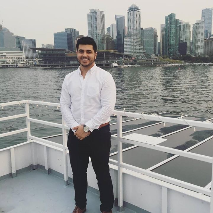 Buka profil Adam Mirza
