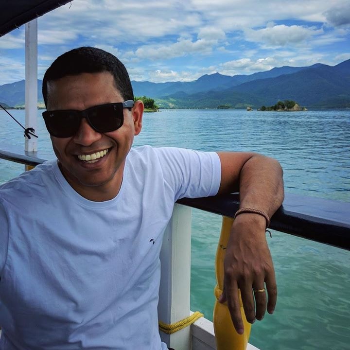 Go to Felipe Ferreira's profile