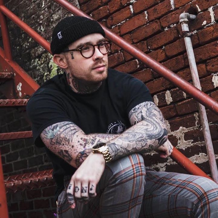 Go to witchkingblogs's profile