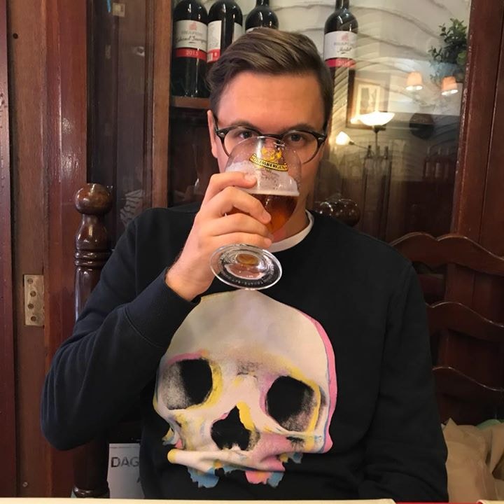 Ve al perfil de Georgy Trofimov