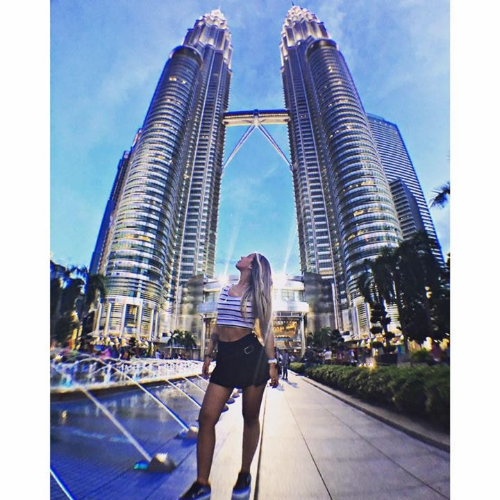 Go to Lucia Alvis's profile