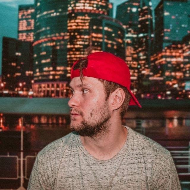 Accéder au profil de ANDREY EFIMOV