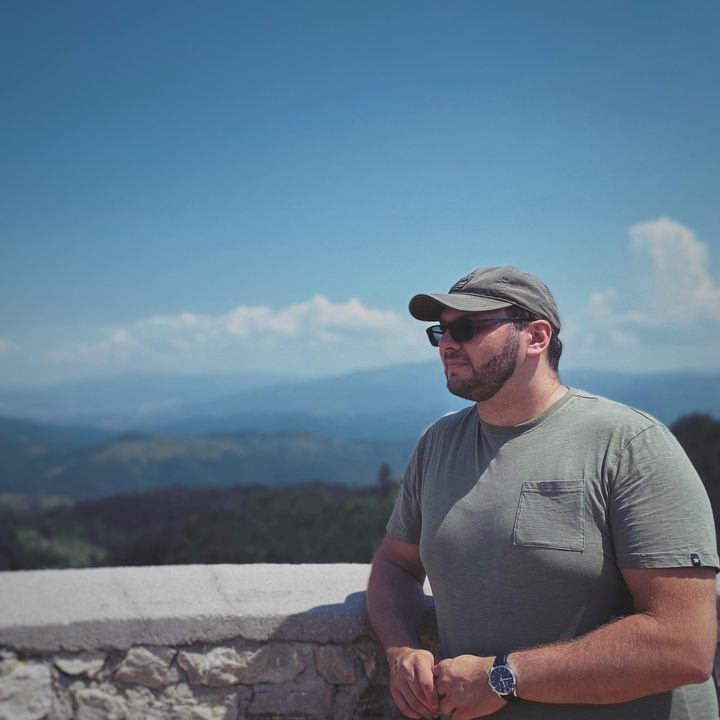 Sead Dzambegovicのプロフィールを見る