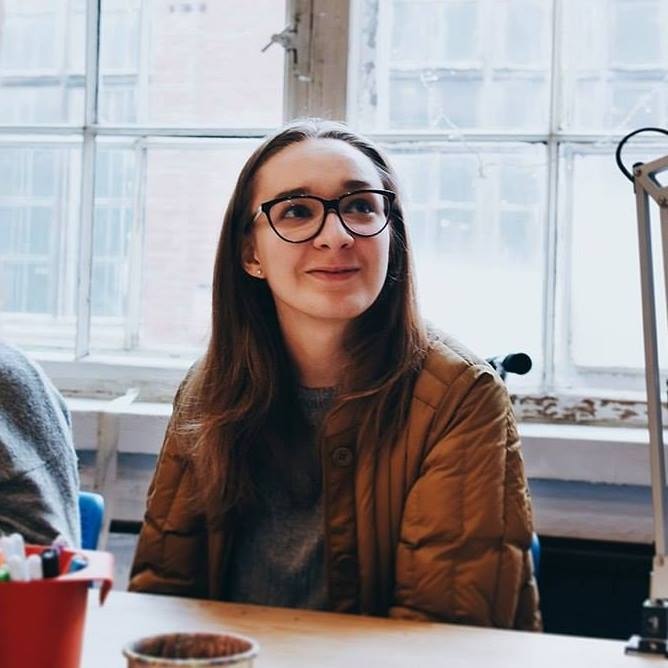 Ve al perfil de Lera Platova