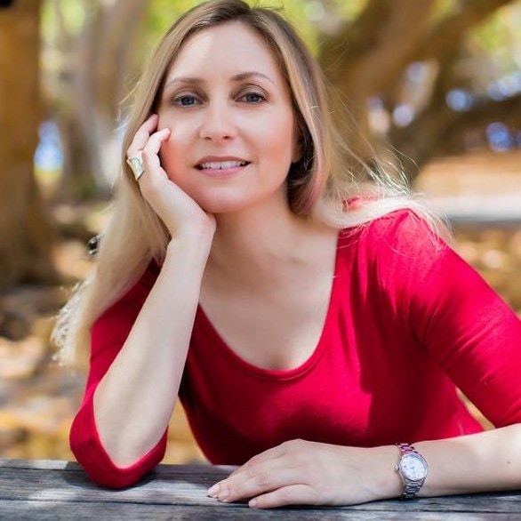 Go to Luciana Lambert's profile