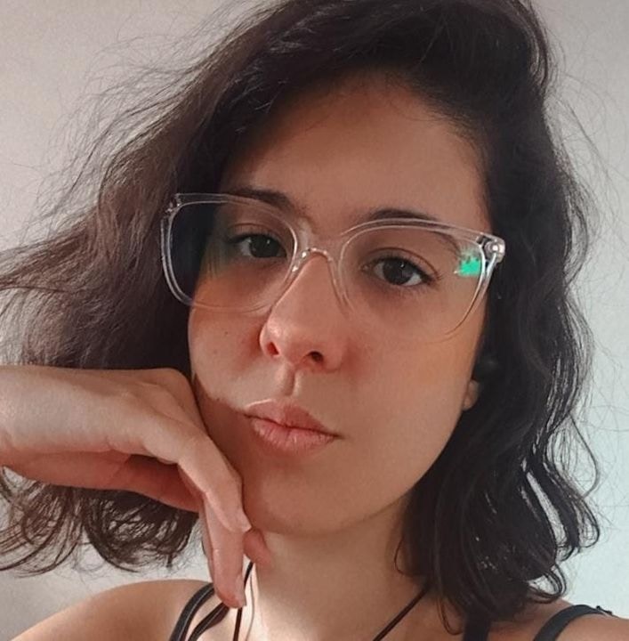 Go to DEBORA HIRANO's profile