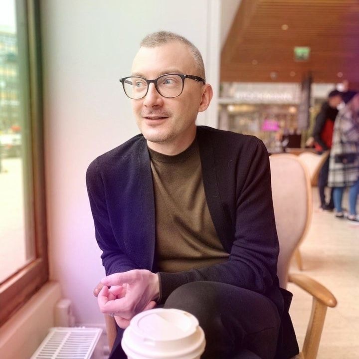 Ve al perfil de Kirill Slavetski