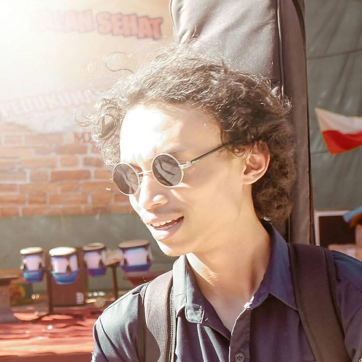 Go to Luqman Hakim's profile