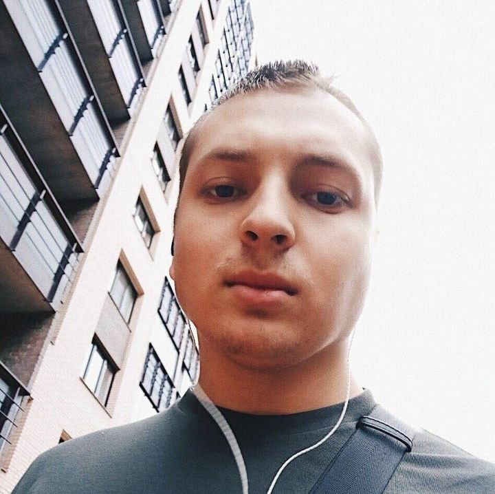 Ve al perfil de Andrew Vjivii