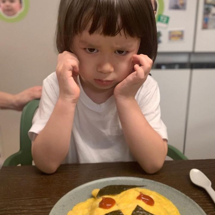 Zum Profil von HE ZHOUYI