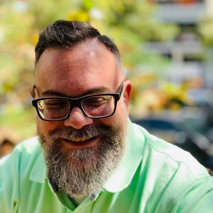 Buka profil Nikos Gkizelis