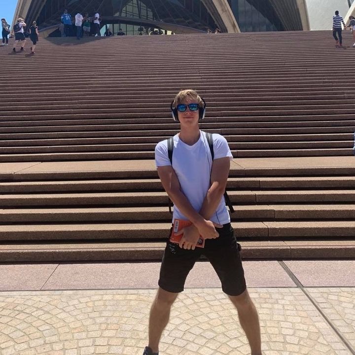 Ve al perfil de Marcin Zalewski