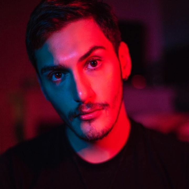 Alex Larrondo의 프로필로 이동