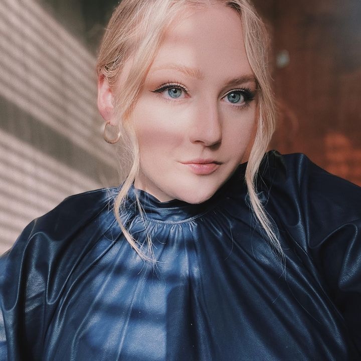 Buka profil Kristen Walsh