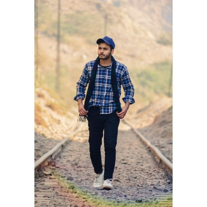 Zum Profil von Qamar Rehman