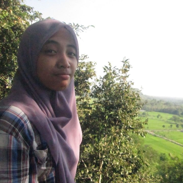 Buka profil Meutia Cahya
