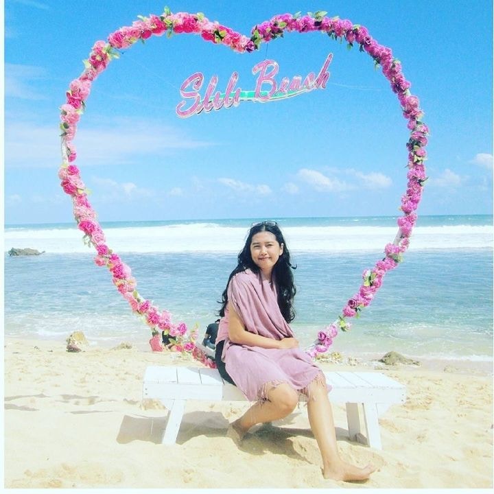 Buka profil Kinanti Pratiwi