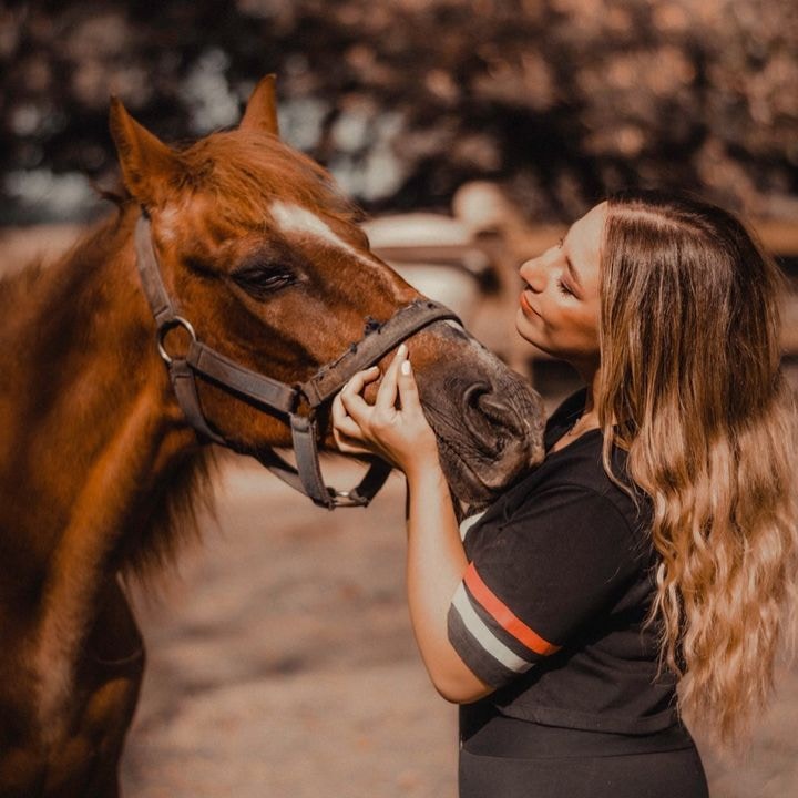 Go to Abril Ventrice's profile