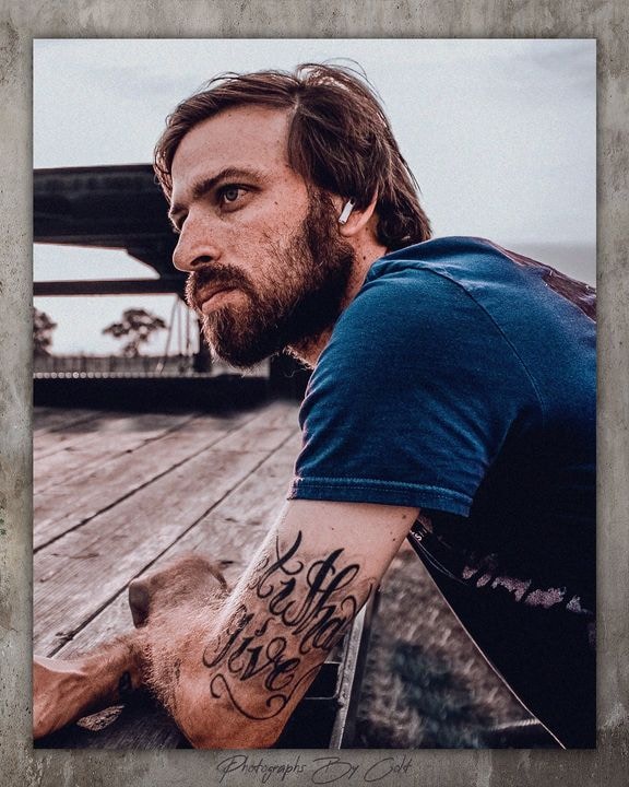 Ve al perfil de Colt Parent