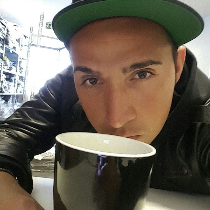 Oscar Panizzaのプロフィールを見る