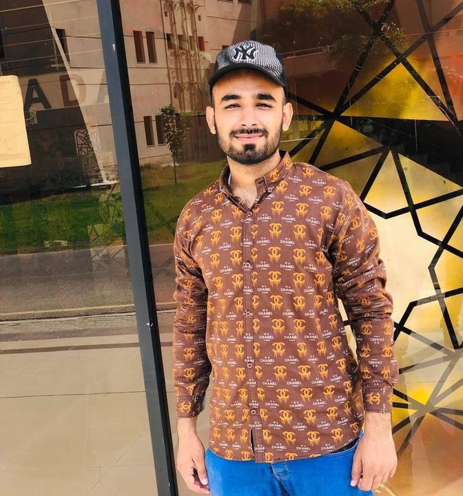 Zum Profil von Umar Aziz