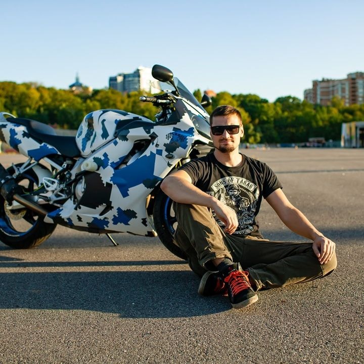 Accéder au profil de Roman Rezor