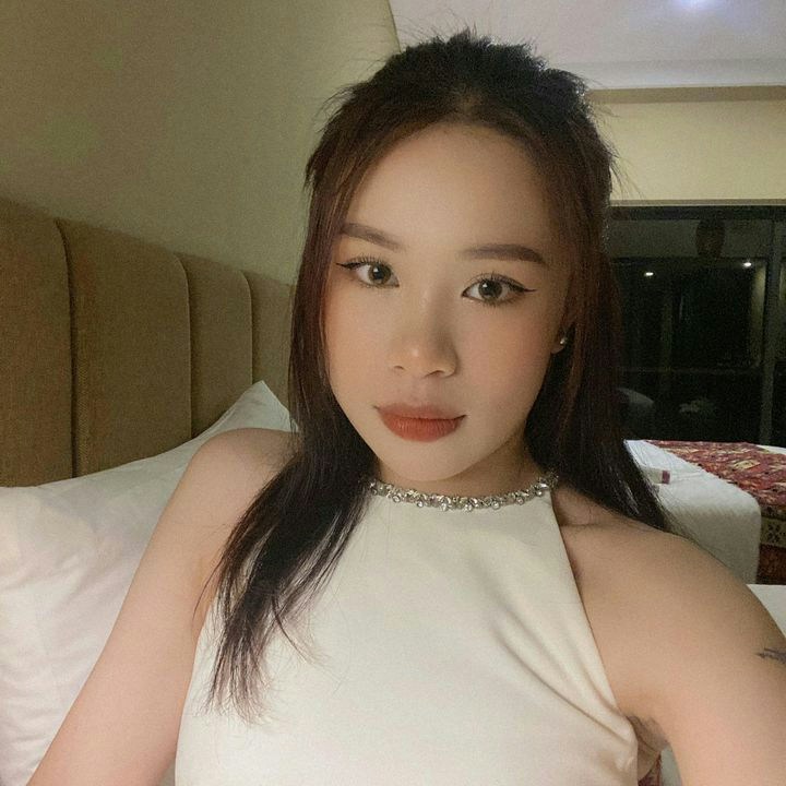 Go to Nguyen Hoang Dieu Anh's profile