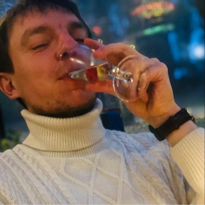Ve al perfil de Maciej Kaliszewski