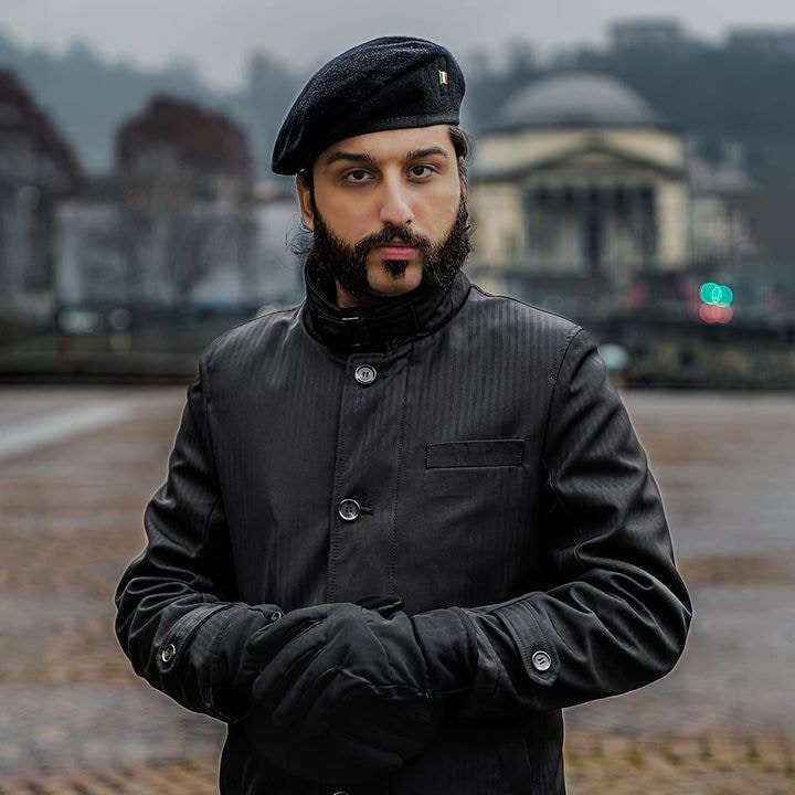 Zum Profil von Erfan Aghashahi