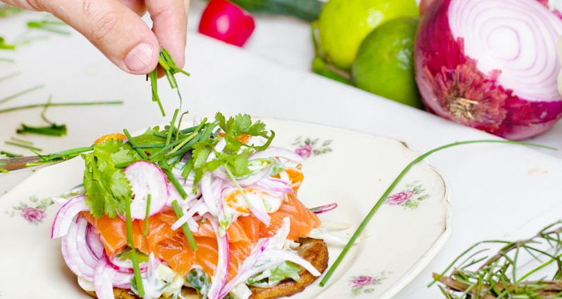 vegetable salad on plate