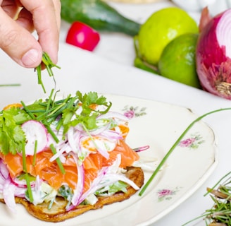 vegetable salad on plate