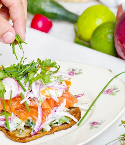 vegetable salad on plate