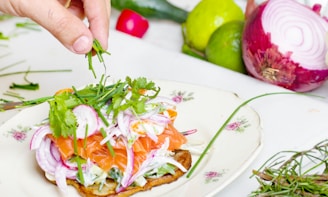 vegetable salad on plate