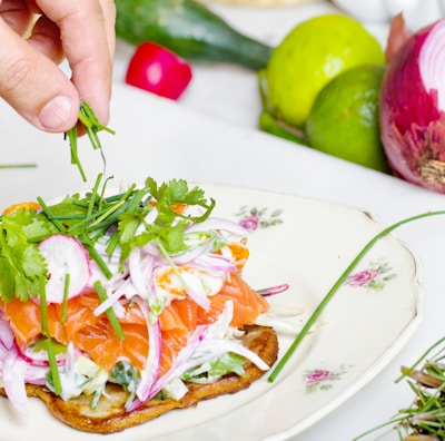 vegetable salad on plate