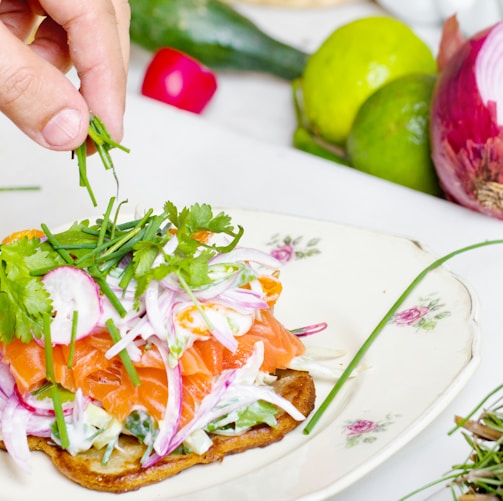 vegetable salad on plate