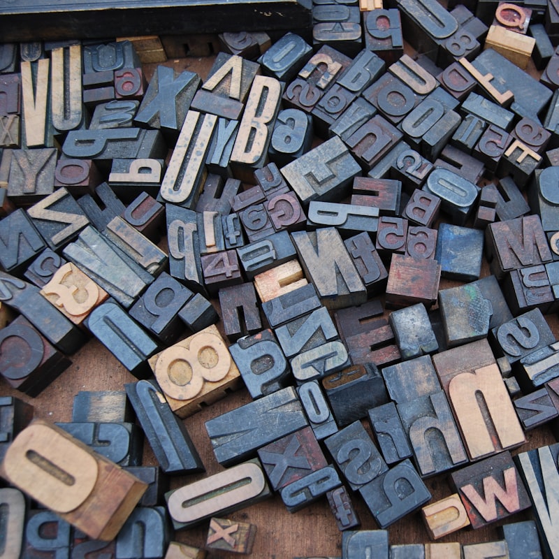 Cover Image for Hot Off the Mind: Dr. Isabel Papadimitriou