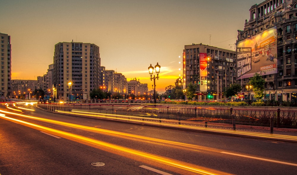 Photographie timelapse de construction de la ville