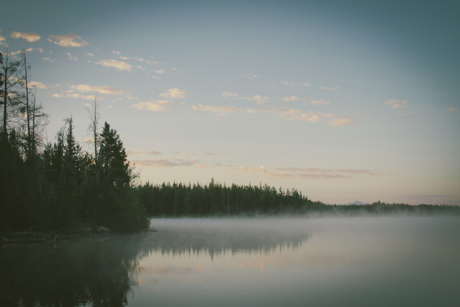 Canon EOS 7D + Canon EF 28-135mm F3.5-5.6 IS USM sample photo. Landscape photography of lake photography