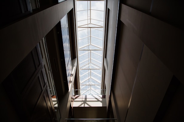 Interior view of a bright room expanded by Bouwkracht Zeeland, featuring natural light from the new dakkapel.