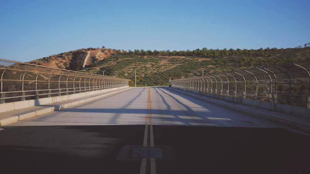 gray concrete bridge