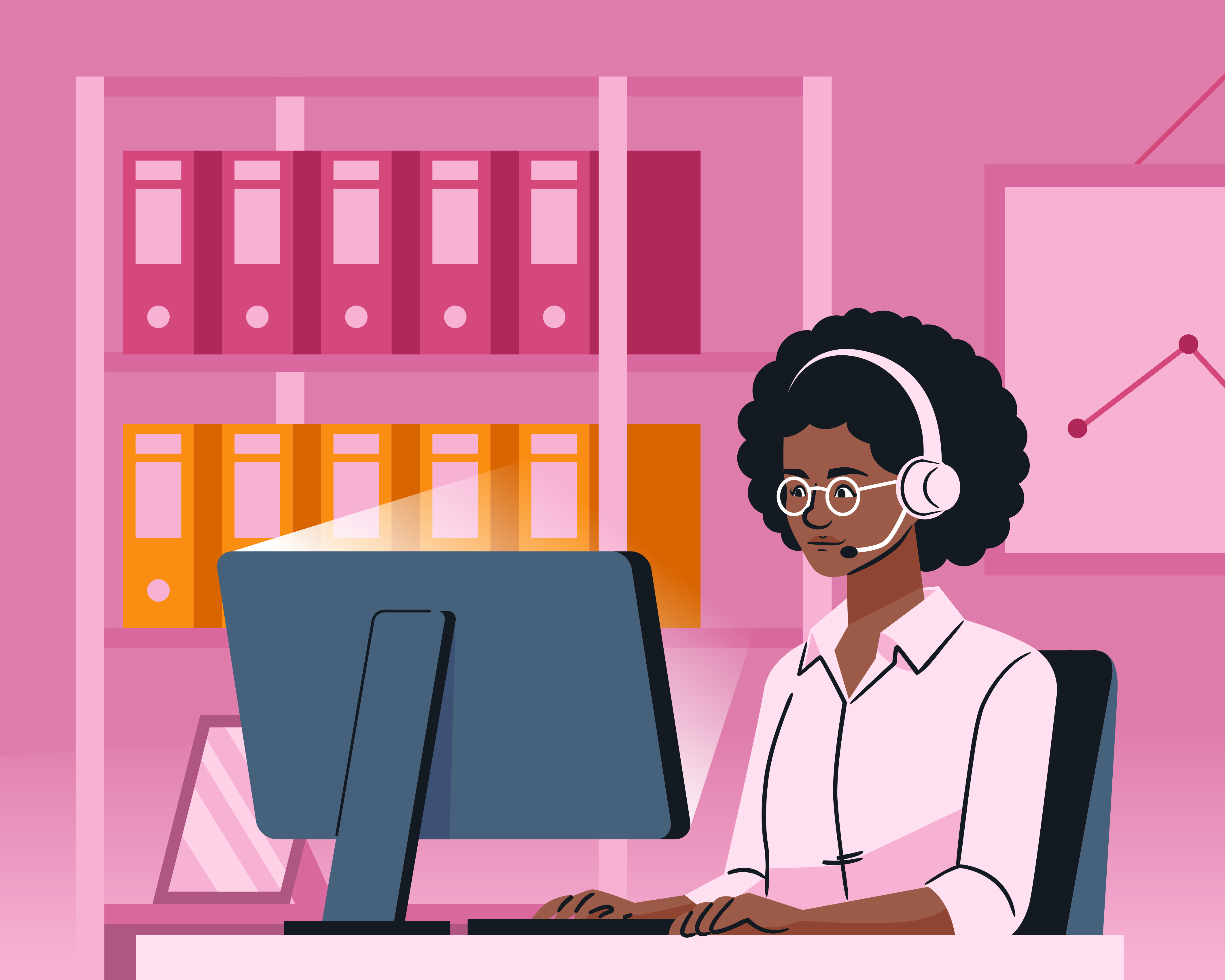 Frau, die am Computer mit Headset arbeitet.
